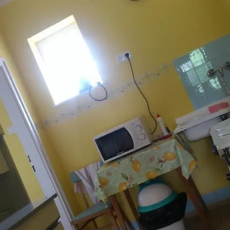 Nyaraló Holiday Balatonbereny/balaton 18107 *